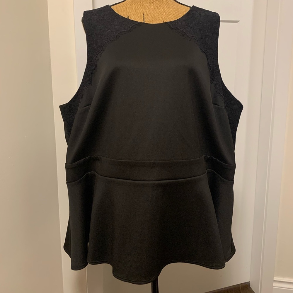 Black Peplum Top w/ Lace Appliqué 4X Additionelle - Picture 1 of 9